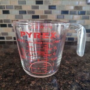 Vintage PYREX 2-Cup Glass Measuring Cup Red Lettering